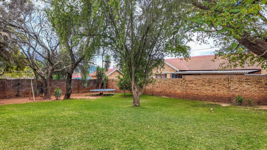 3 Bedroom Property for Sale in Olifantsnek North West
